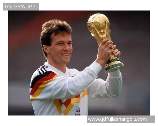 昔日足球巨星齐聚一堂 重温辉煌岁月展现传奇风采 昔日足球巨星齐聚一堂 重温辉煌岁月展现传奇风采