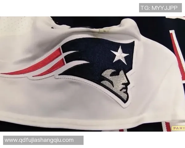 足球卡片开盒体验 帕尼尼全新系列球星卡揭开神秘面纱