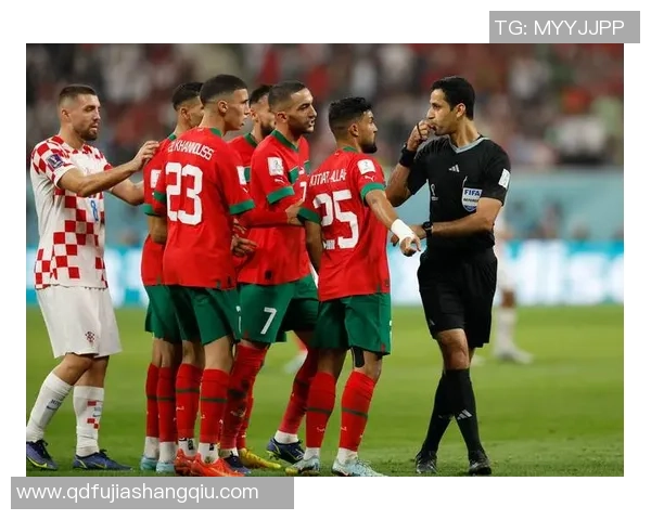 身高176厘米的足球天才球星带领球队征战绿茵场展现非凡技艺与领导力