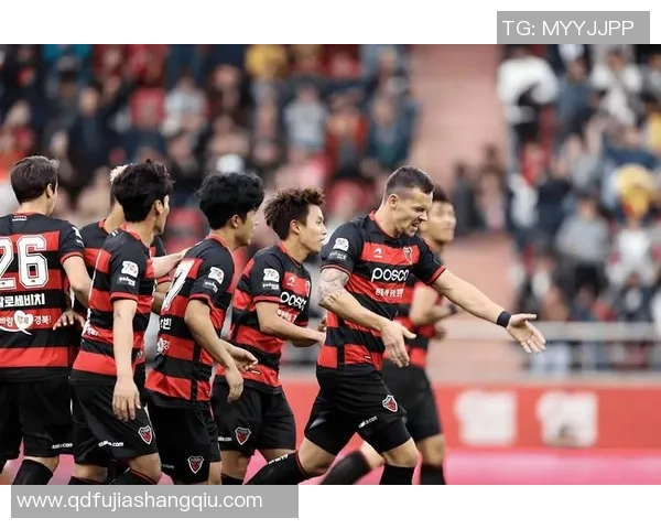 足球18号球星闪耀赛场激战四方引领新时代足球风潮 足球18号球星闪耀赛场激战四方引领新时代足球风潮